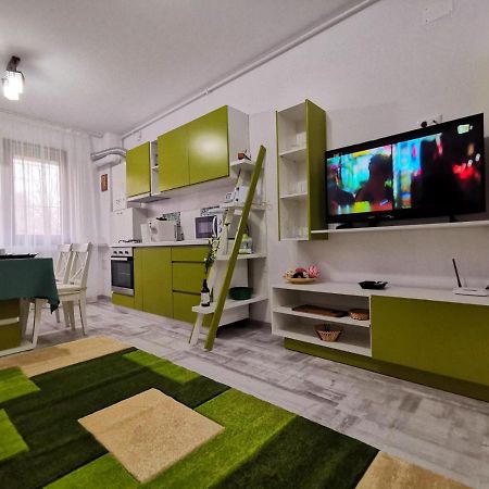 Green Apartment- Brilliant Apartments Констанца Экстерьер фото