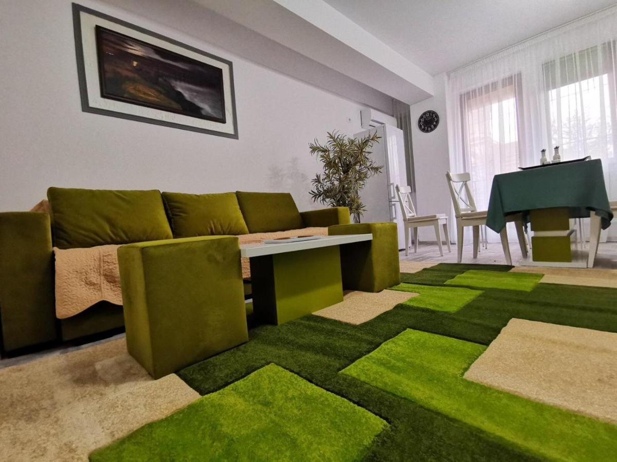 Green Apartment- Brilliant Apartments Констанца Экстерьер фото